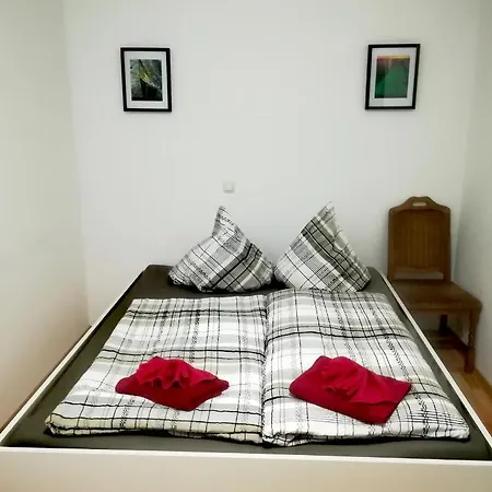 Axel - Nahe Chemnitz Apartment *